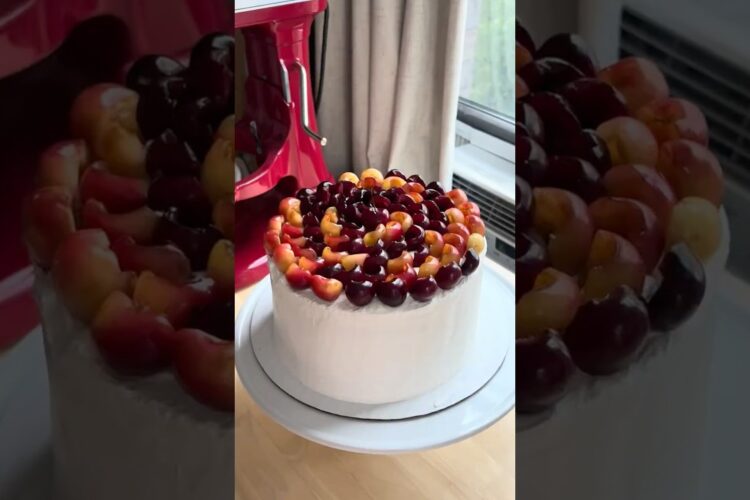 tres leches layer cake dressed for cherry season 🍒♥️ #baking #cake #tresleches #cakedecorating