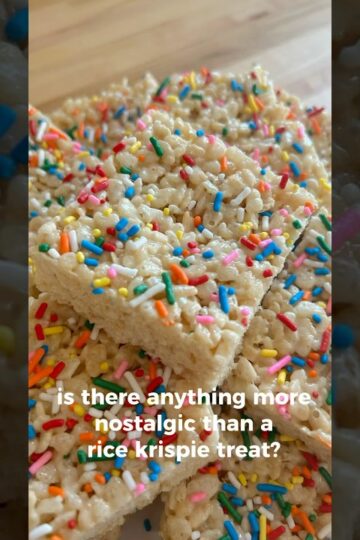 Homemade Rice 🌈 Krispie Treats 🤤 #shorts #baking #ricekrispietreats #easyrecipe