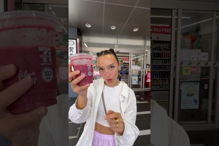 On fait notre smoothie au Japon🍓🍌🫐#japon #smoothie