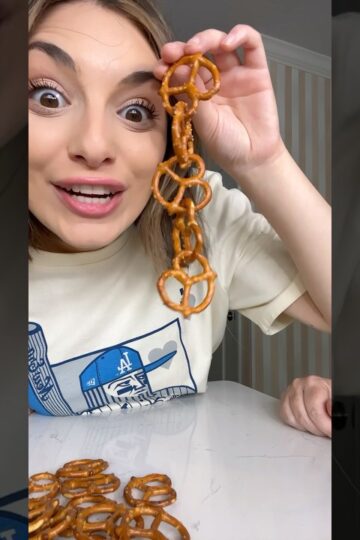 I bet you didn’t know you can make a pretzel chain with your spit! 😳👀 #challenge #hack