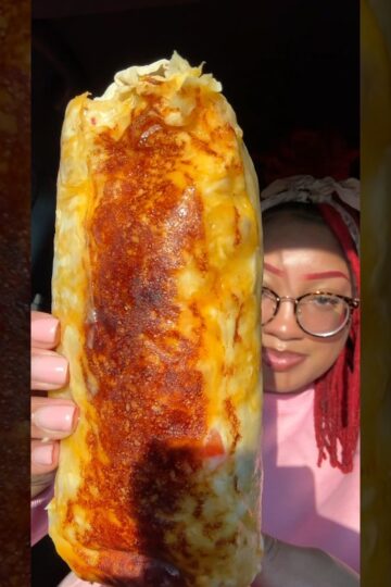Giant Taco Bell Grilled Cheese Burrito 🌯 #mukbang #foodie #burrito #shorts