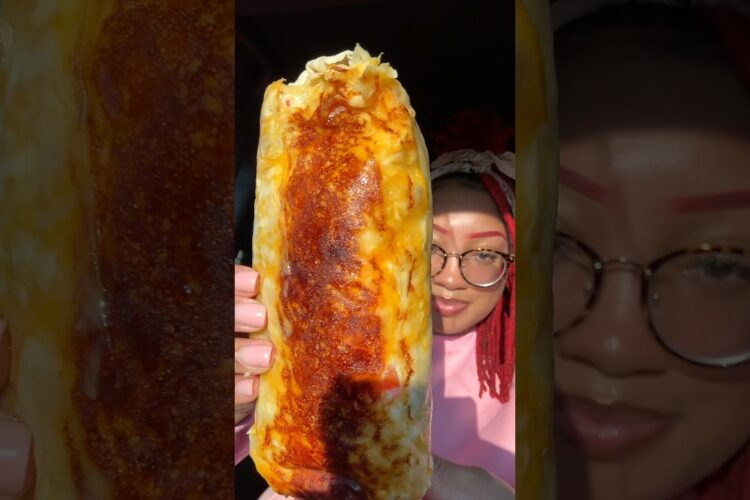 Giant Taco Bell Grilled Cheese Burrito 🌯 #mukbang #foodie #burrito #shorts