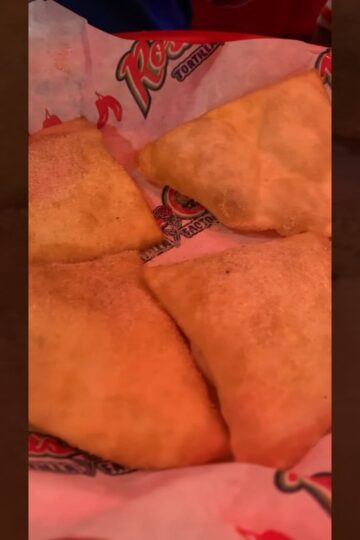 Rosa's Sopapilla, would you⁉️ #shorts #short #shortvideo #food #yummy #mexican #dessert #mukbang
