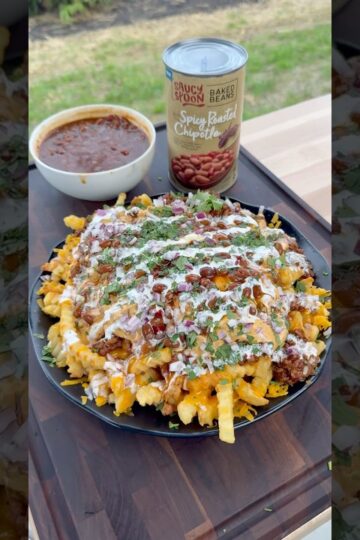 Next-level flavor unlocked! These Baked Bean Loaded Fries with @saucyspoonbeans bbbbbbbbbbbbbbb