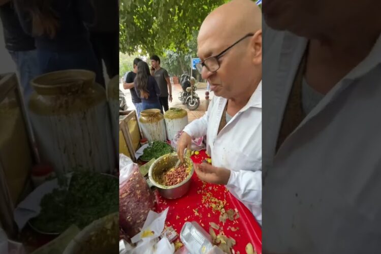 making world most expensive bhelpuri 😂 #trend #viral #shorts #trending #bhelpuristreetfood