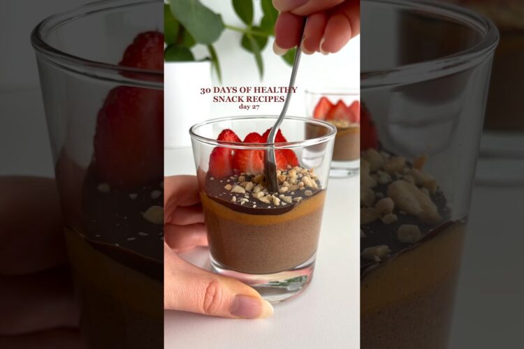 Healthy Chocolate Pudding with Magic Shell😍 #healthyrecipes #easyrecipes #healthysnacks