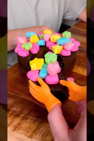 How to smoothly take CHOCOLATE CAKE from your friend?😎❤️🍰| CHEFKOUDY