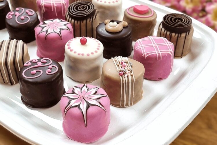 How to make Mini Cakes at Home Simple Cake recipe