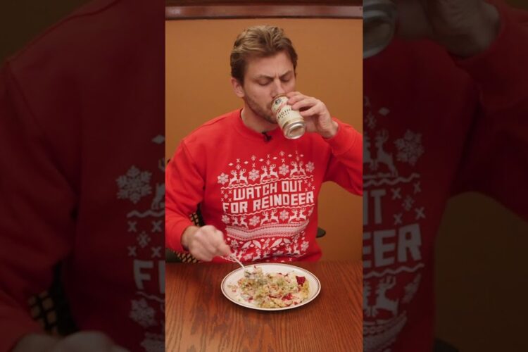 2 Types of People on Thanksgiving #Shorts