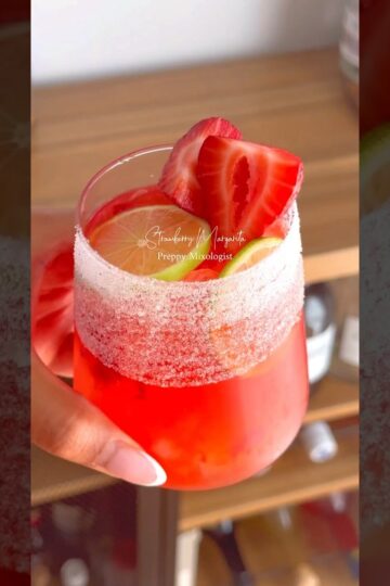 The Perfect Strawberry Margarita Recipe 🍓 #margarita #cocktailrecipe
