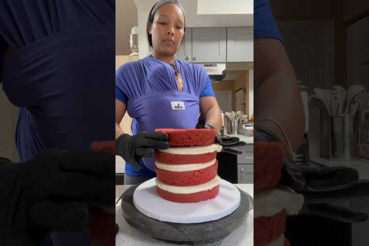 Red Velvet Cake Decorating #shorts #cakedecorating #cake