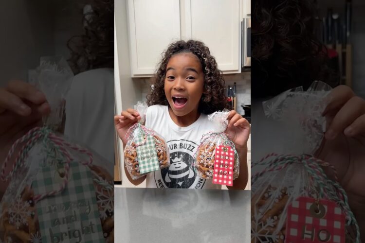 Garlic Ranch Pretzels is a great gift for anyone! #holidaybaking #pretzels