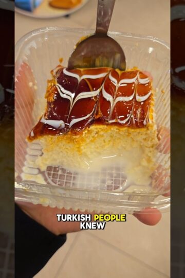 Turkish Tres Leches (Trileçe) 🇹🇷 #istanbul #food #turkishfood #treslechescake #mexicanfood