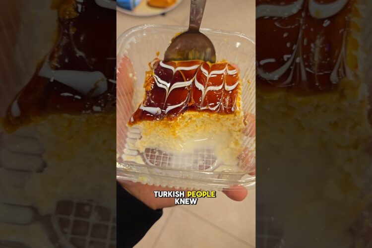 Turkish Tres Leches (Trileçe) 🇹🇷 #istanbul #food #turkishfood #treslechescake #mexicanfood
