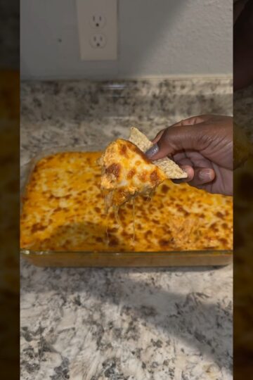 Buffalo chicken dip recipe 🔥 #buffalochickendip #buffalochicken #chickendip #food #yum #cooking