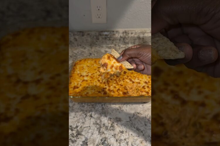 Buffalo chicken dip recipe 🔥 #buffalochickendip #buffalochicken #chickendip #food #yum #cooking