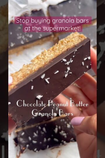 These Chocolate Peanut Butter Granola Bars! Are so quick and easy!! #granolabars #peanutbutter