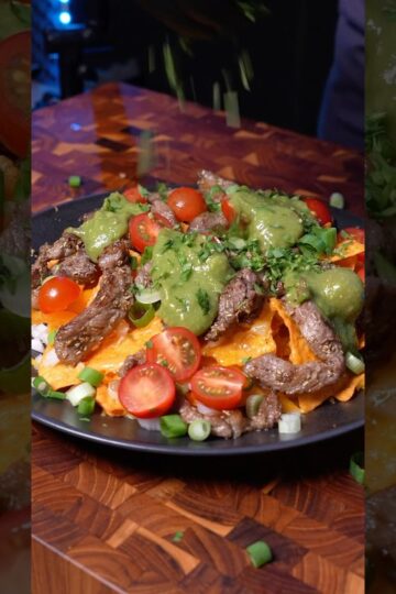 🥑🇲🇽🧀Loaded Nachos Recipe in Comments💬￼#cooking #recipe #food #asmr #mexico #nacho #loadednachos