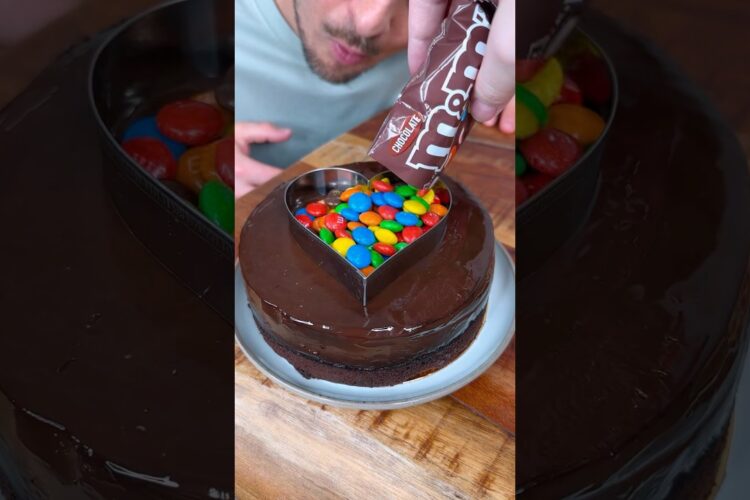 How to make the best CHOCOLATE CAKE for your friend?😅❤️🍰| CHEFKOUDY