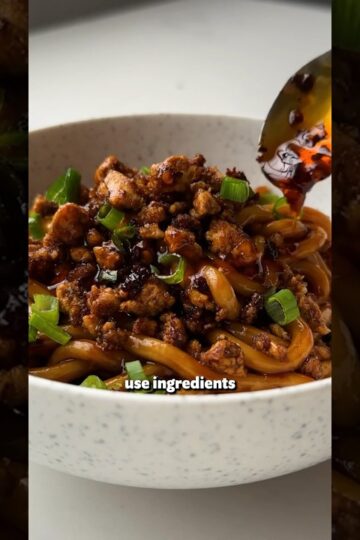 15 Minute Chilli Tofu Noodles | SO VEGAN #recipe #vegan #food #chinesefood