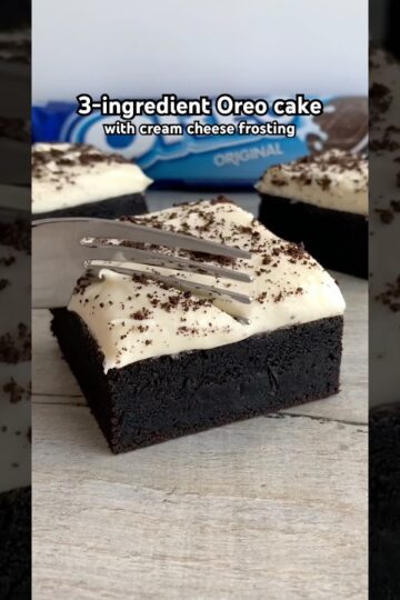 3-ingredient Oreo cake with cream cheese frosting 😍