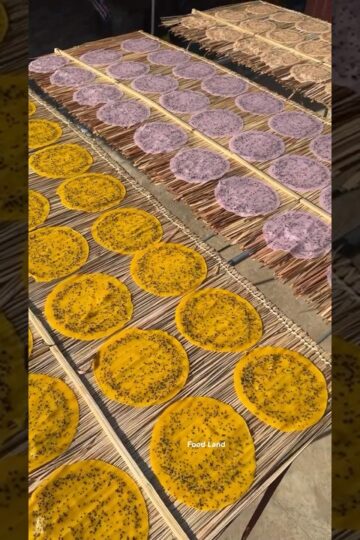 Making rice crackers