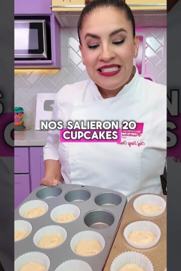 Receta de cupcakes esponjosos y bonitos con mi línea de brillos, consíguelos al +52 871 565 3152 💖