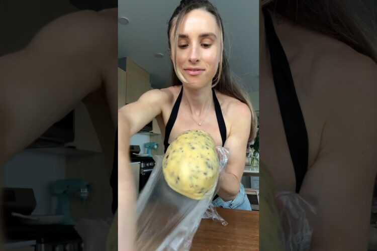 CANNOLI cookie ice cream sandwich 😇 #cannoli #icecream #cookies