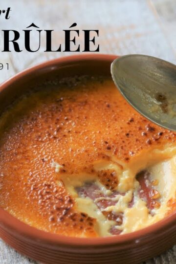 Crème Brûlée: the essential guide (by the French Cooking Academy)
