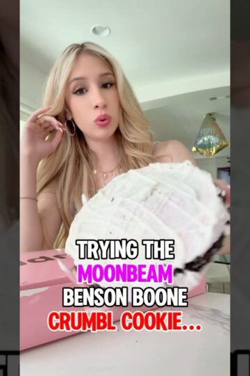 Trying the “MOONBEAM” BENSON BOONE CRUMBL COOKIE! 🍪 🌕🍦