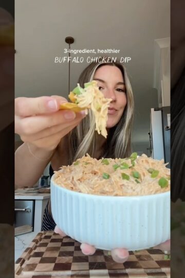 HEALTHY Buffalo Chicken Dip😍🏈 #healthyrecipes #highprotein