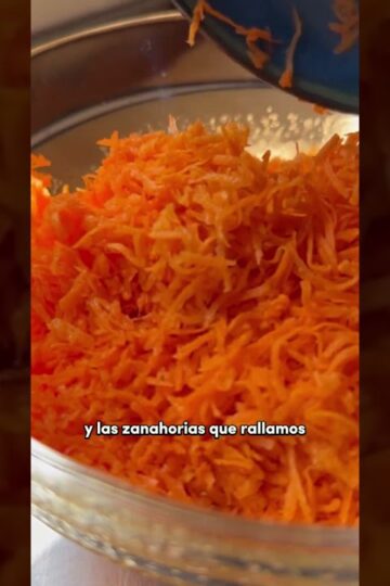 Cómo hacer una carrot cake( budín de zanahorias ) #shortsvideo #receta #quedeliciarecetas #recetas