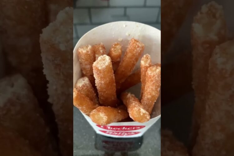 Funnel Cake Fries from Rally’s- have you had them? #food #foodie #foodlover #funnelcake #fries #eat