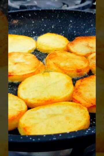 Potato and egg breakfast recipe!🥚🥚🥚🥔🥔🥔😋#shorts #breakfast #potato #egg #cooking #omelette