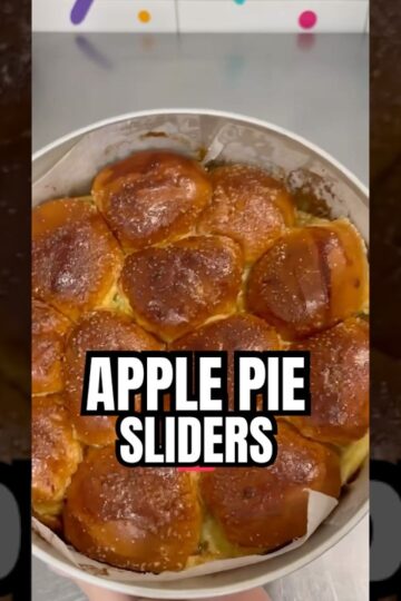 Katie’s APPLE PIE SLIDERS 🤤 *Recipe in comments*