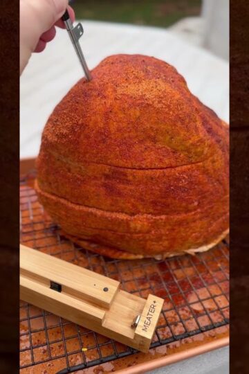 Raspberry Whiskey Ham #ham #dinner #easter #bbq #traeger #traegergrills #pork #stepbystep #easy