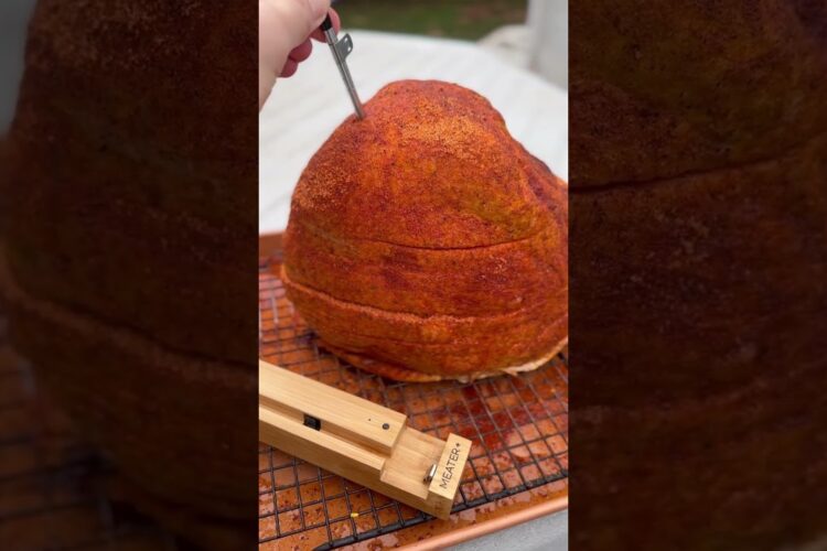 Raspberry Whiskey Ham #ham #dinner #easter #bbq #traeger #traegergrills #pork #stepbystep #easy
