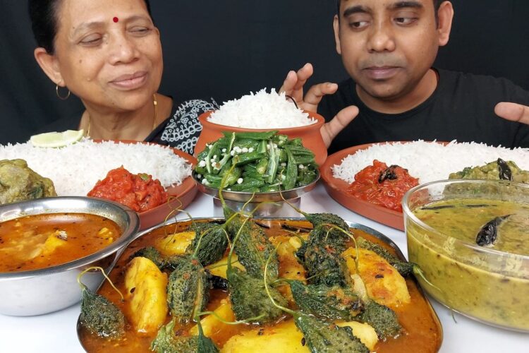 HEALTHY FOOD EATING WITH MY MOTHER , VEGETABLE CURRY MUKBANG